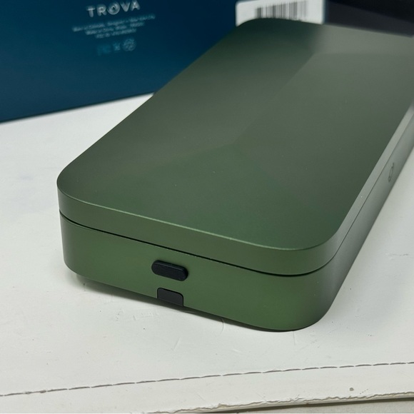 Trova Go Travel Safe Portable size designed for privacy on-the-go - Picture 13 of 16